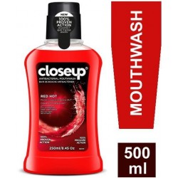 CLOSE UP MOUTH WASH RED HOT...